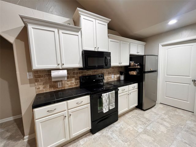 420 Sessums Road, Springtown, TX 76082