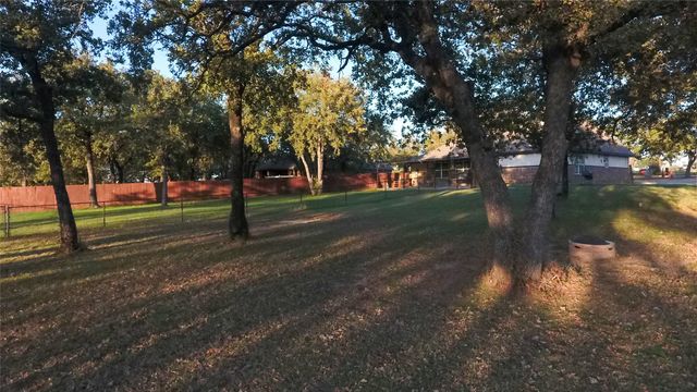 420 Sessums Road, Springtown, TX 76082