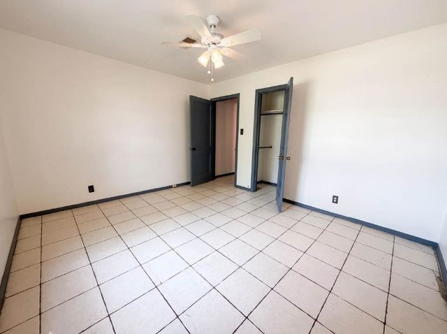 73 Burbank Street, Houston, TX 77076
