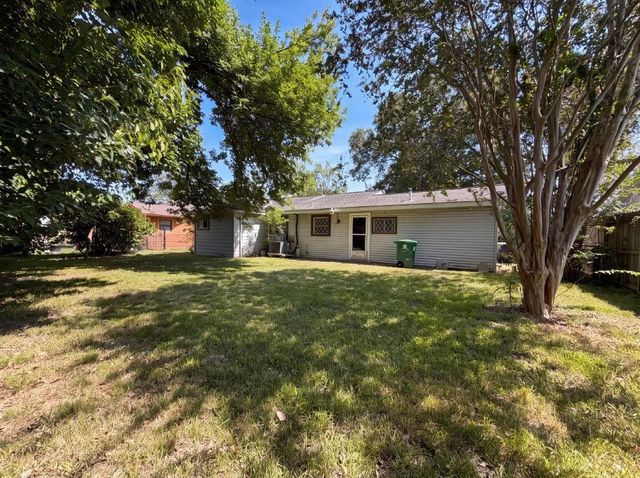 73 Burbank Street, Houston, TX 77076