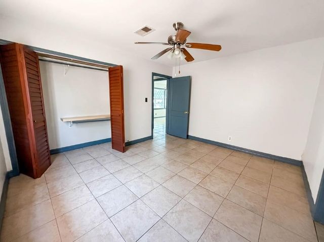 73 Burbank Street, Houston, TX 77076