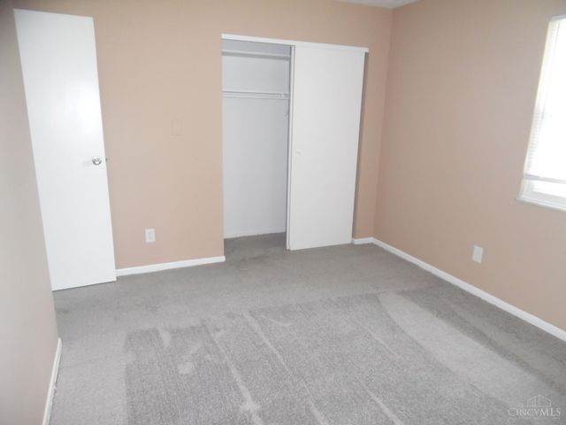 1613 Kenway Place, Middletown, OH 45044