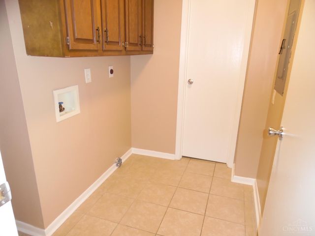 1613 Kenway Place, Middletown, OH 45044