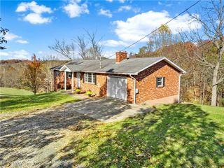 54 Robin Point Drive, Washington, WV 26181