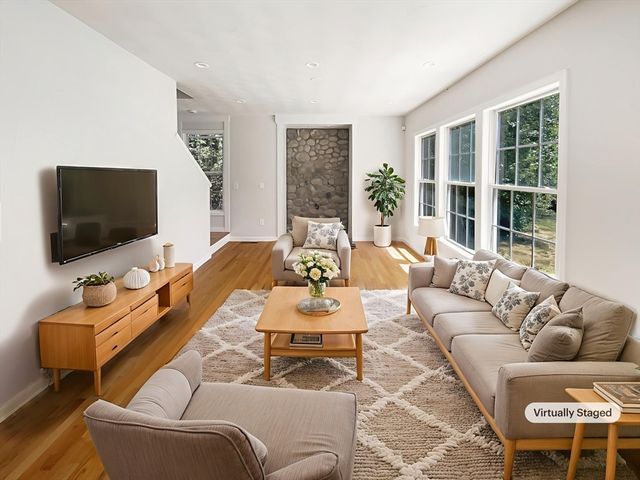 231 Lunns Way, Plymouth, MA 02360