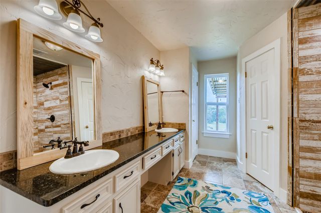 22303 Honeycomb LN, Leander, TX 78641