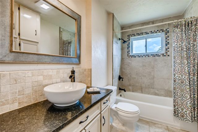 22303 Honeycomb LN, Leander, TX 78641