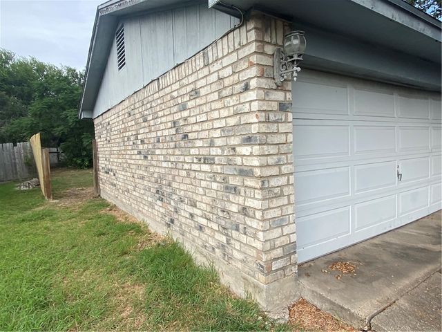 3710 Mendenhall Dr, Corpus Christi, TX 78415