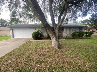3710 Mendenhall Dr, Corpus Christi, TX 78415