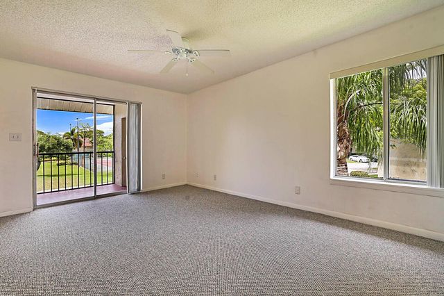 6568 Chasewood Drive E E, Jupiter, FL 33458