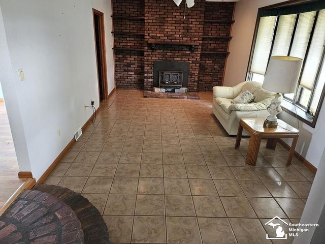 5724 Consear Road, Ottawa Lake, MI 49267