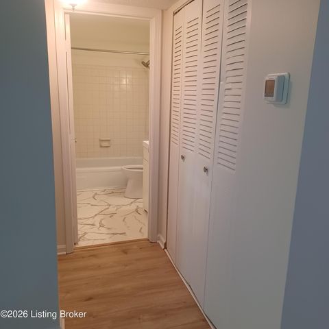 3507 Lodge Ln APT 313, Louisville, KY 40218