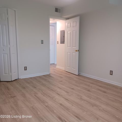 3507 Lodge Ln APT 313, Louisville, KY 40218
