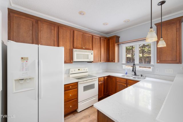 176 South Austin Springs Road 4, Johnson City, TN 37601