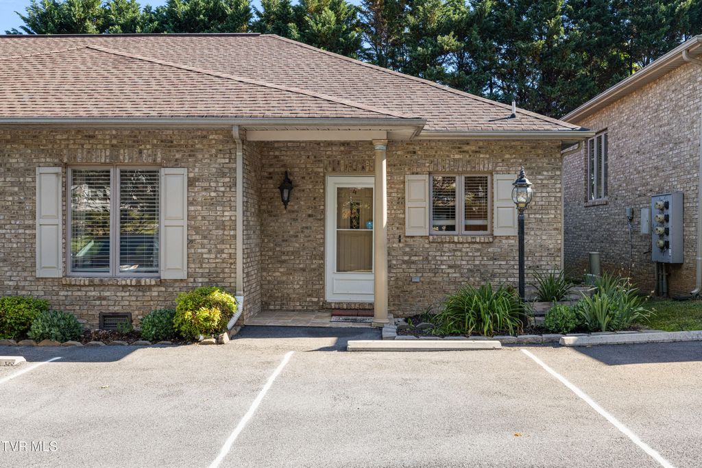 176 South Austin Springs Road 4, Johnson City, TN 37601