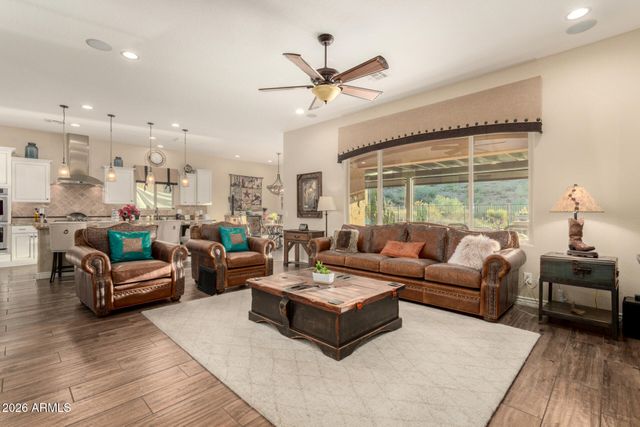 27870 N SILVERADO RANCH Road, Peoria, AZ 85383