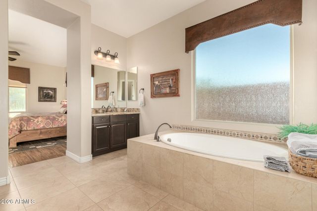 27870 N SILVERADO RANCH Road, Peoria, AZ 85383