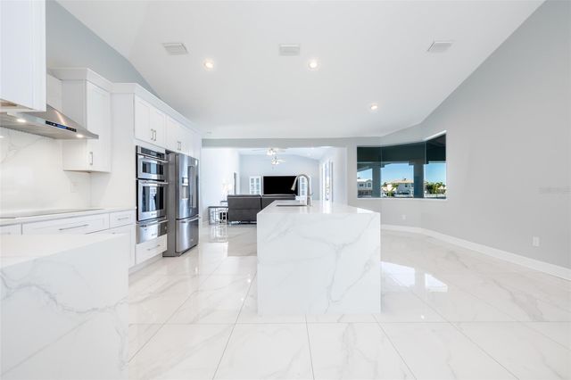 11850 7TH STREET E, Treasure Island, FL 33706