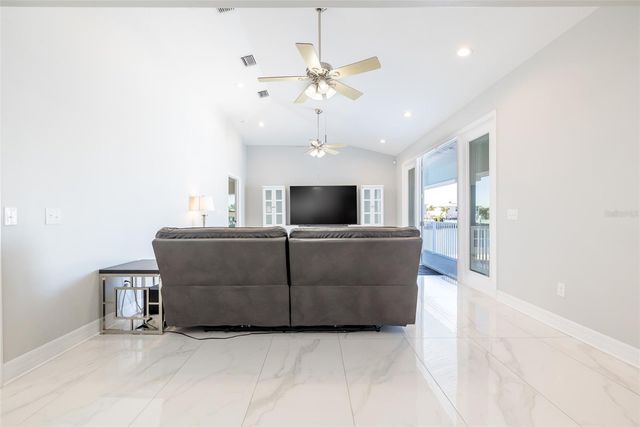 11850 7TH STREET E, Treasure Island, FL 33706