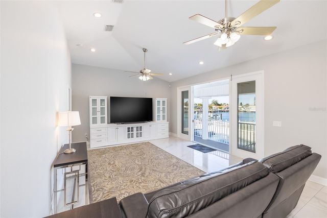 11850 7TH STREET E, Treasure Island, FL 33706