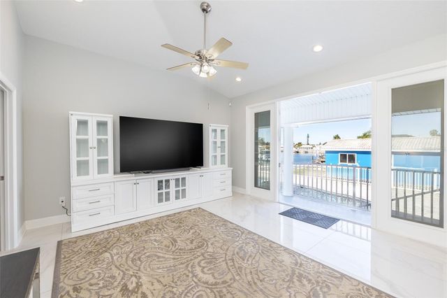 11850 7TH STREET E, Treasure Island, FL 33706