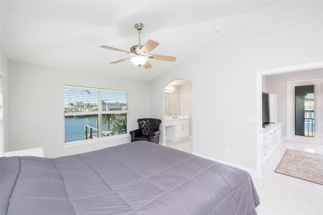 11850 7TH STREET E, Treasure Island, FL 33706