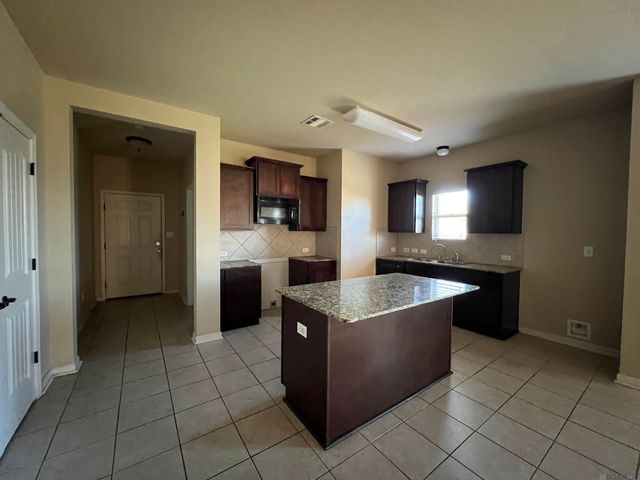 13876 Avocado Dr, Denham Springs, LA 70726