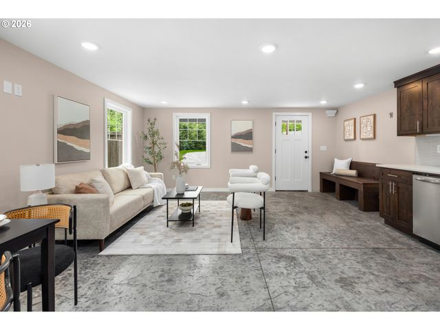 8687 Se 55TH Ave, Portland, OR 97206