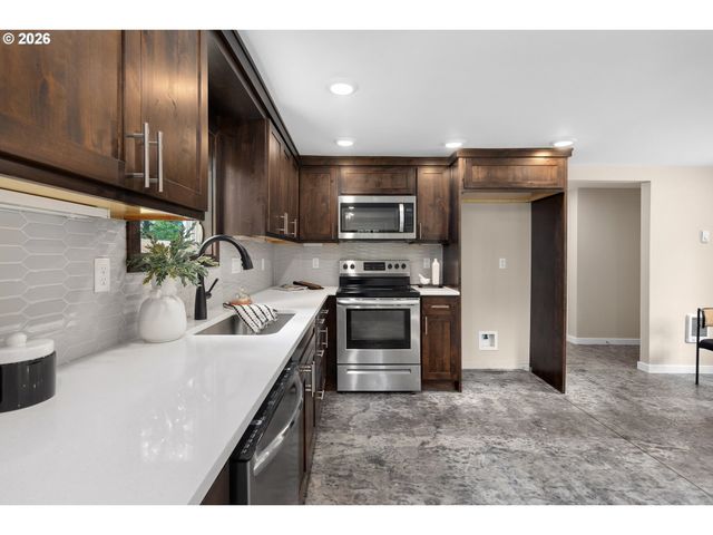 8687 Se 55TH Ave, Portland, OR 97206