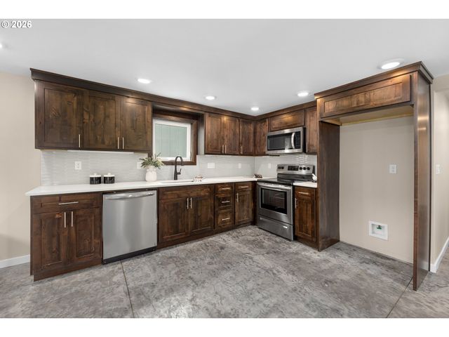8687 Se 55TH Ave, Portland, OR 97206