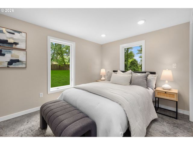 8687 Se 55TH Ave, Portland, OR 97206