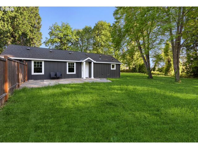 8687 Se 55TH Ave, Portland, OR 97206
