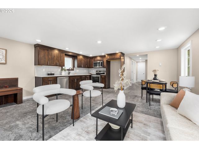 8687 Se 55TH Ave, Portland, OR 97206