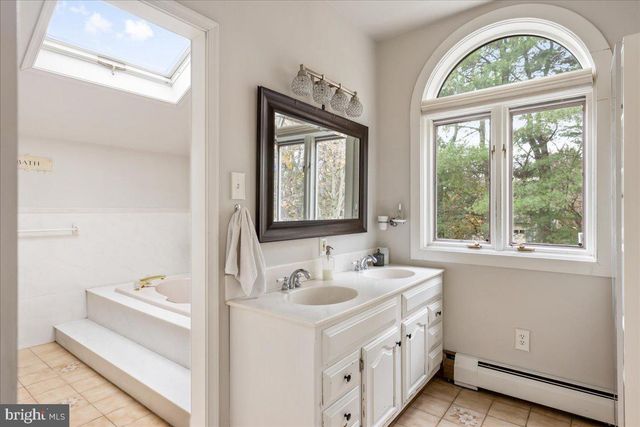 5930 SHETLAND DR, Doylestown, PA 18902