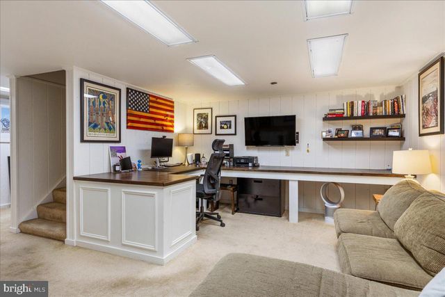 5930 SHETLAND DR, Doylestown, PA 18902