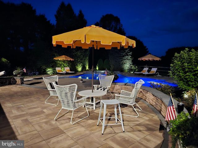 5930 SHETLAND DR, Doylestown, PA 18902