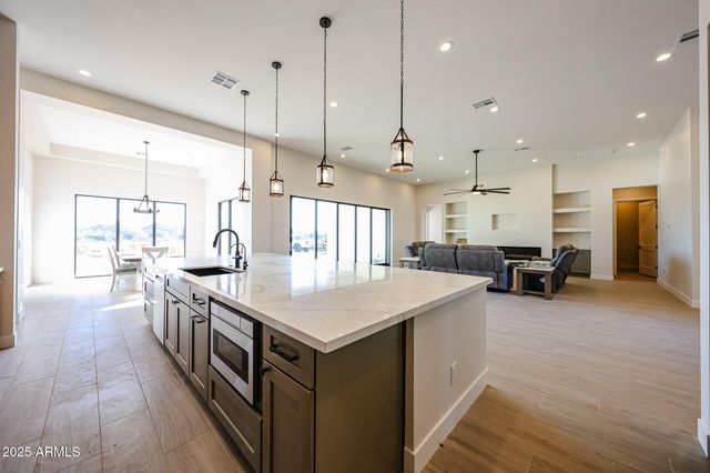 17735 W Dale Lane, Surprise, AZ 85387