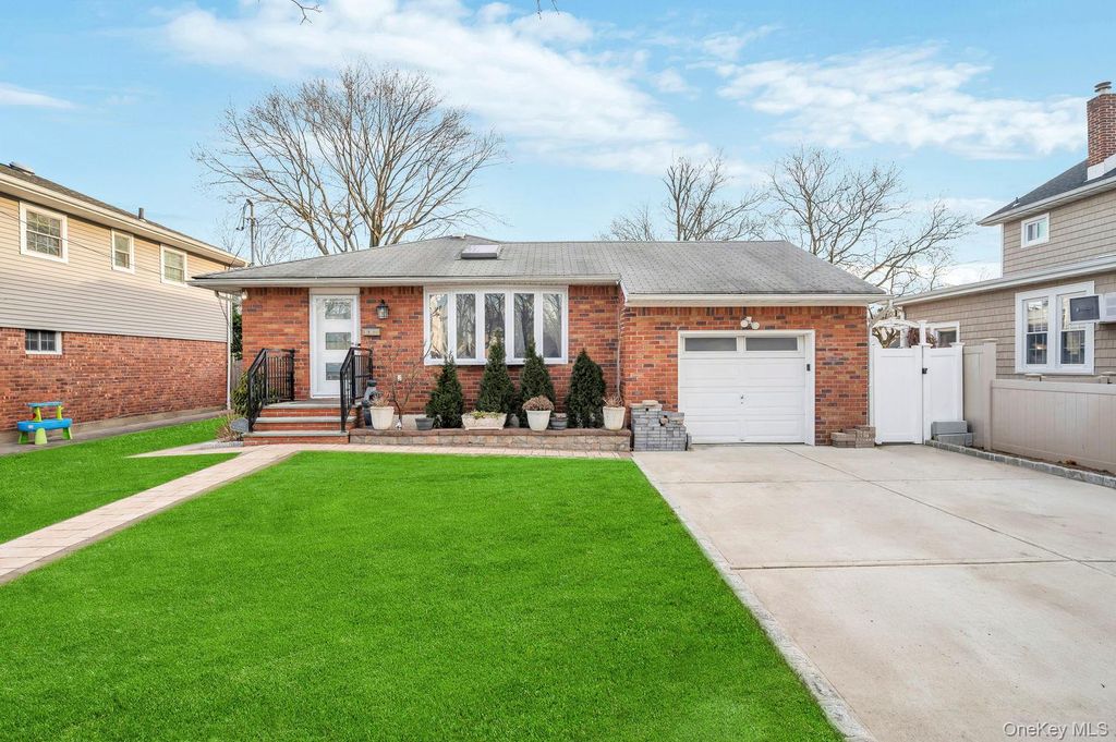 1810 N Jerusalem Road, North Bellmore, NY 11710 — exterior