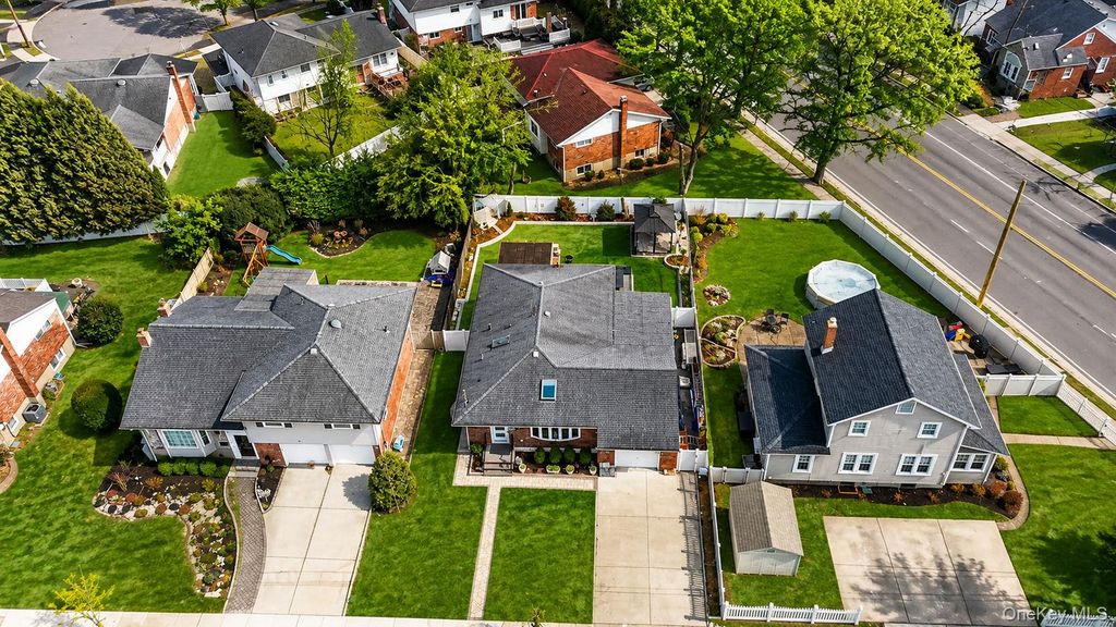 1810 N Jerusalem Road, North Bellmore, NY 11710 — photo 2