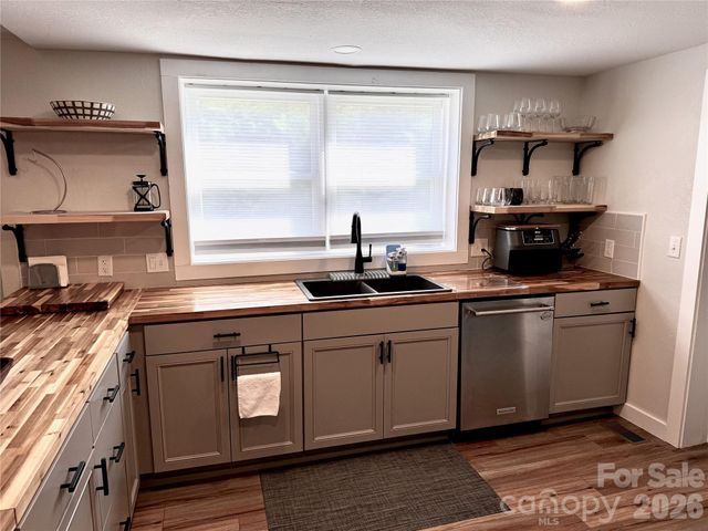 255 Dix Creek No 1 Road, Leicester, NC 28748
