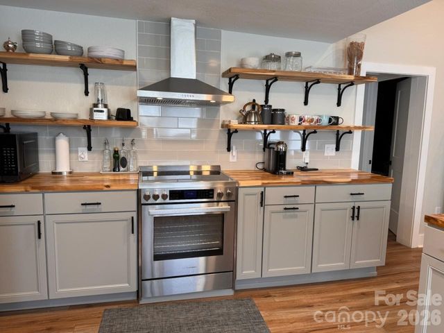 255 Dix Creek No 1 Road, Leicester, NC 28748