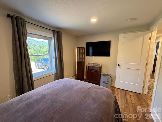 255 Dix Creek No 1 Road, Leicester, NC 28748
