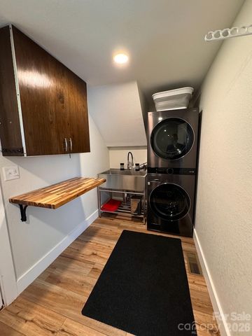 255 Dix Creek No 1 Road, Leicester, NC 28748