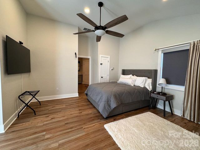 255 Dix Creek No 1 Road, Leicester, NC 28748