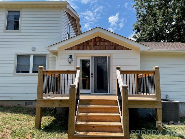 255 Dix Creek No 1 Road, Leicester, NC 28748