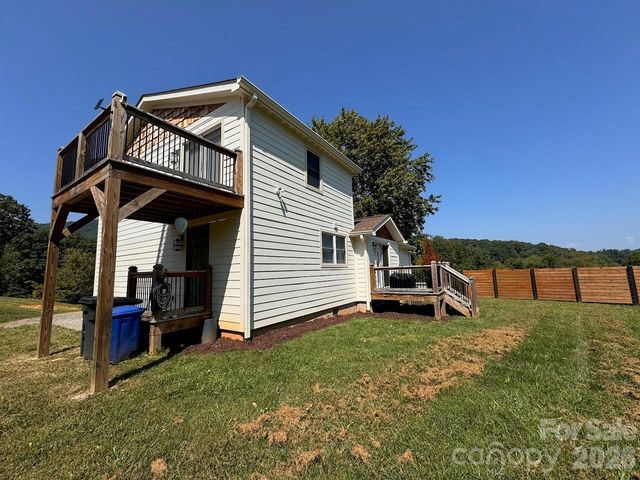 255 Dix Creek No 1 Road, Leicester, NC 28748