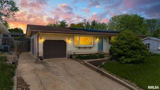 1917 W DAYTONA Drive, Peoria, IL 61614