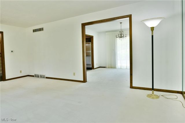 6632 Harrington Avenue, Youngstown, OH 44512