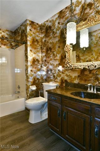 6632 Harrington Avenue, Youngstown, OH 44512