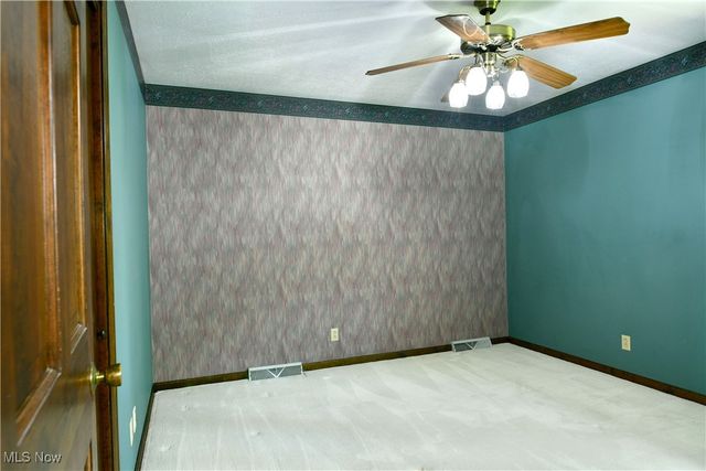 6632 Harrington Avenue, Youngstown, OH 44512